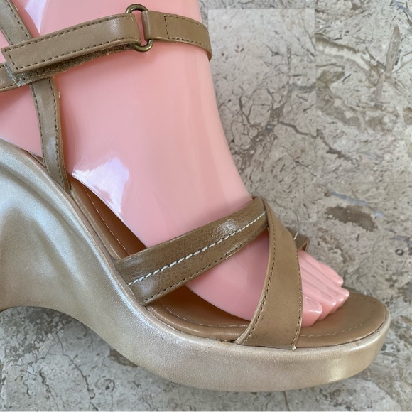 Elegant Sandal Platform Wedge Open Toe Straps Open Toe Classified Size 6 - Picture 4 of 10